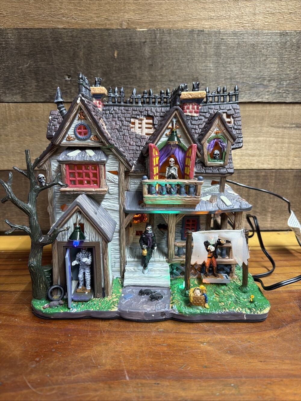 Lemax Spooky Town Boogiemen’s Hangout Halloween #65438 Retired In Box